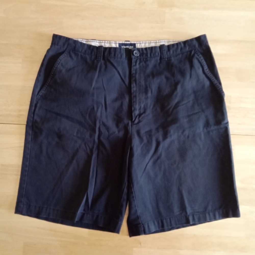 St John's Bay Men's Black Shorts 38W 10" Inseam Preowned